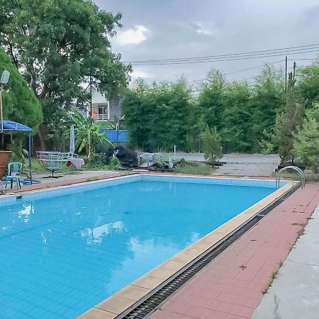 צ'ירבון Rumah Panggung Guest House Syariah Mitra Reddoorz מראה חיצוני תמונה