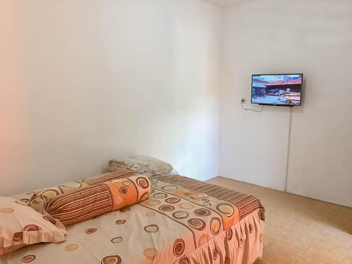 צ'ירבון Rumah Panggung Guest House Syariah Mitra Reddoorz מראה חיצוני תמונה