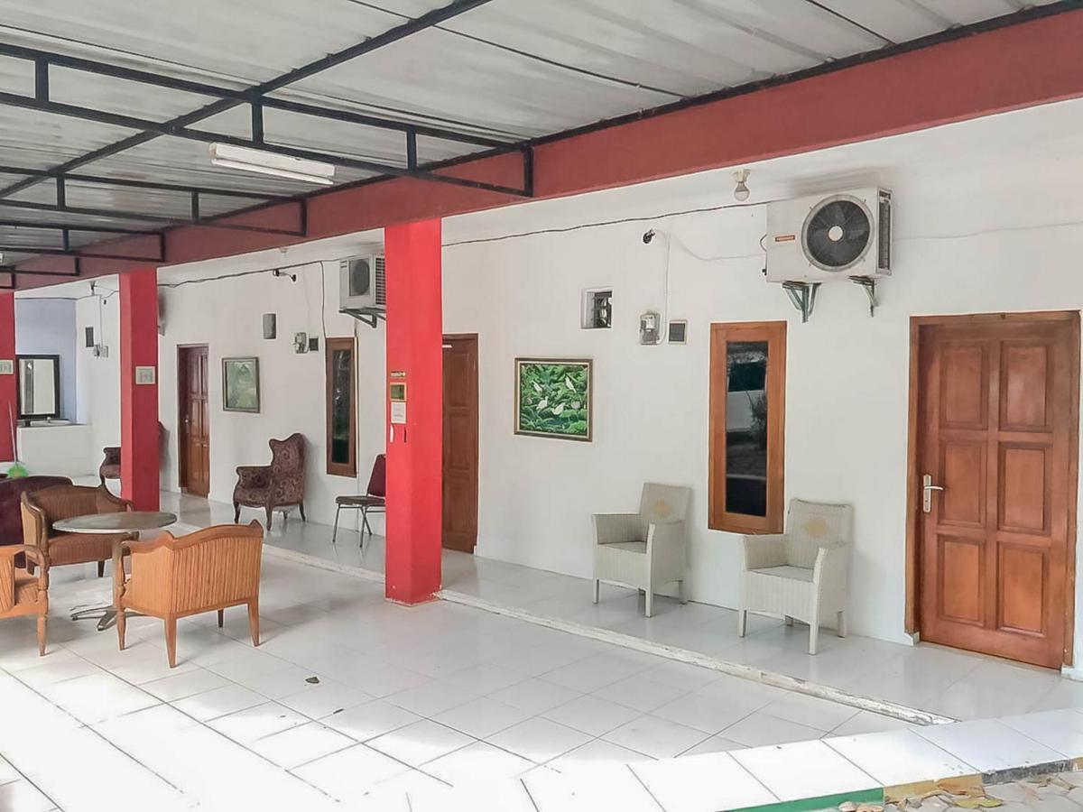 צ'ירבון Rumah Panggung Guest House Syariah Mitra Reddoorz מראה חיצוני תמונה